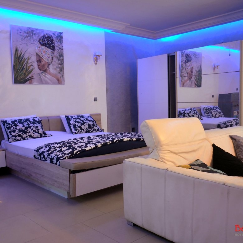 Houses for sale in Lekki Phase 1 i